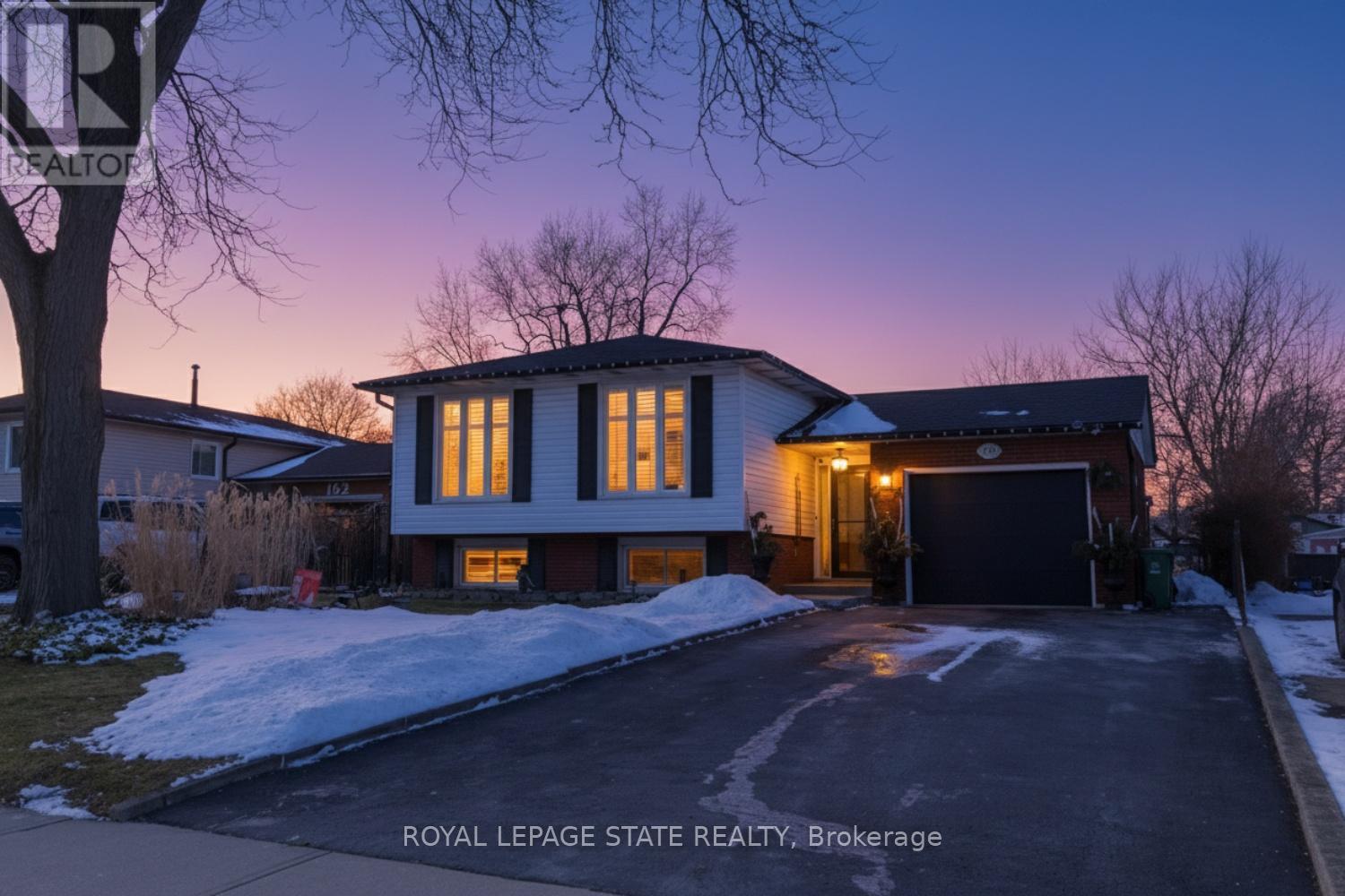 158 Clifton Downs Road, Hamilton, Ontario  L9C 2P6 - Photo 2 - X12840664