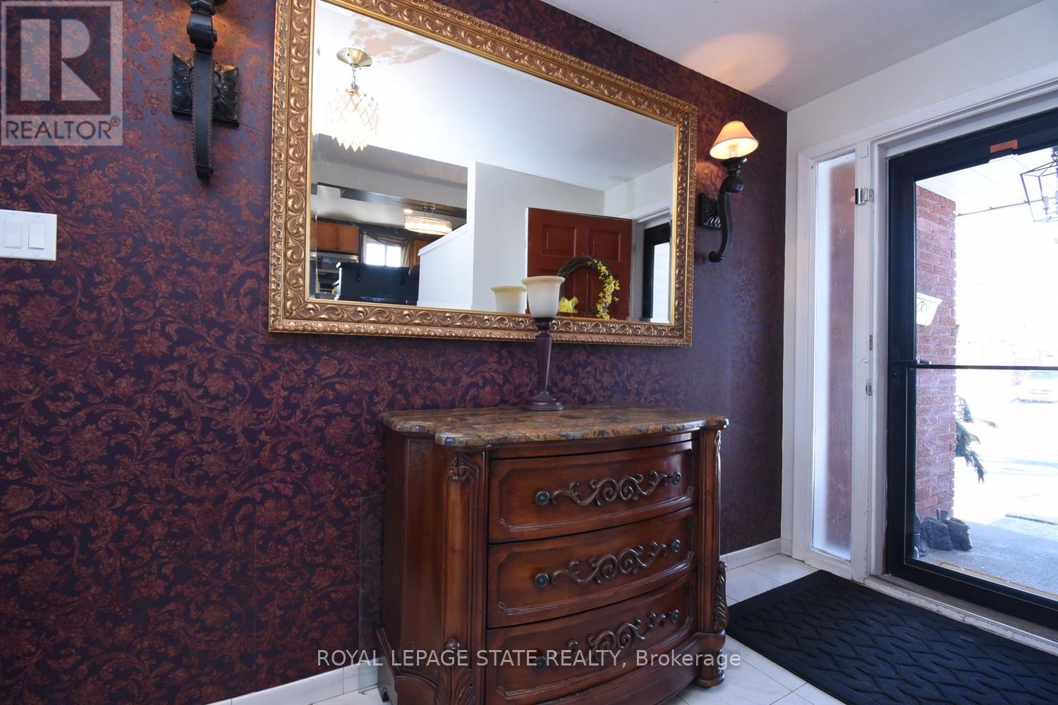 158 Clifton Downs Road, Hamilton, Ontario  L9C 2P6 - Photo 4 - X12840664