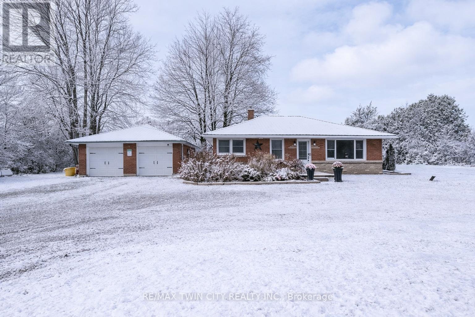 1822 Spragues Road, North Dumfries, Ontario  N1R 5S5 - Photo 3 - X12840864