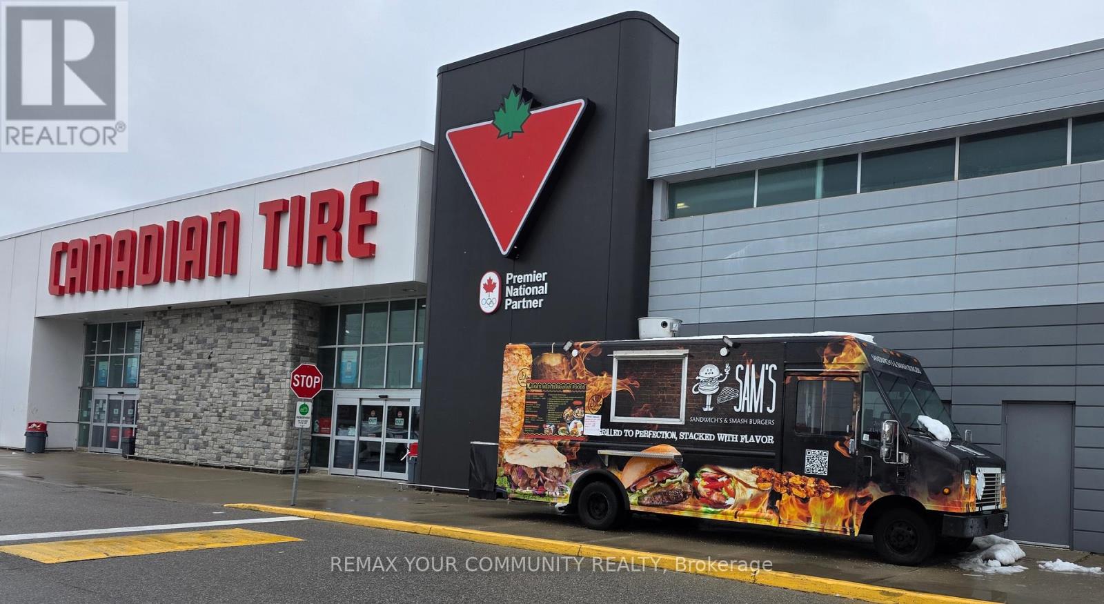 250 Silver Linden Dr (Food Truck) Drive, Richmond Hill, Ontario  L4B 4W7 - Photo 1 - N12840650