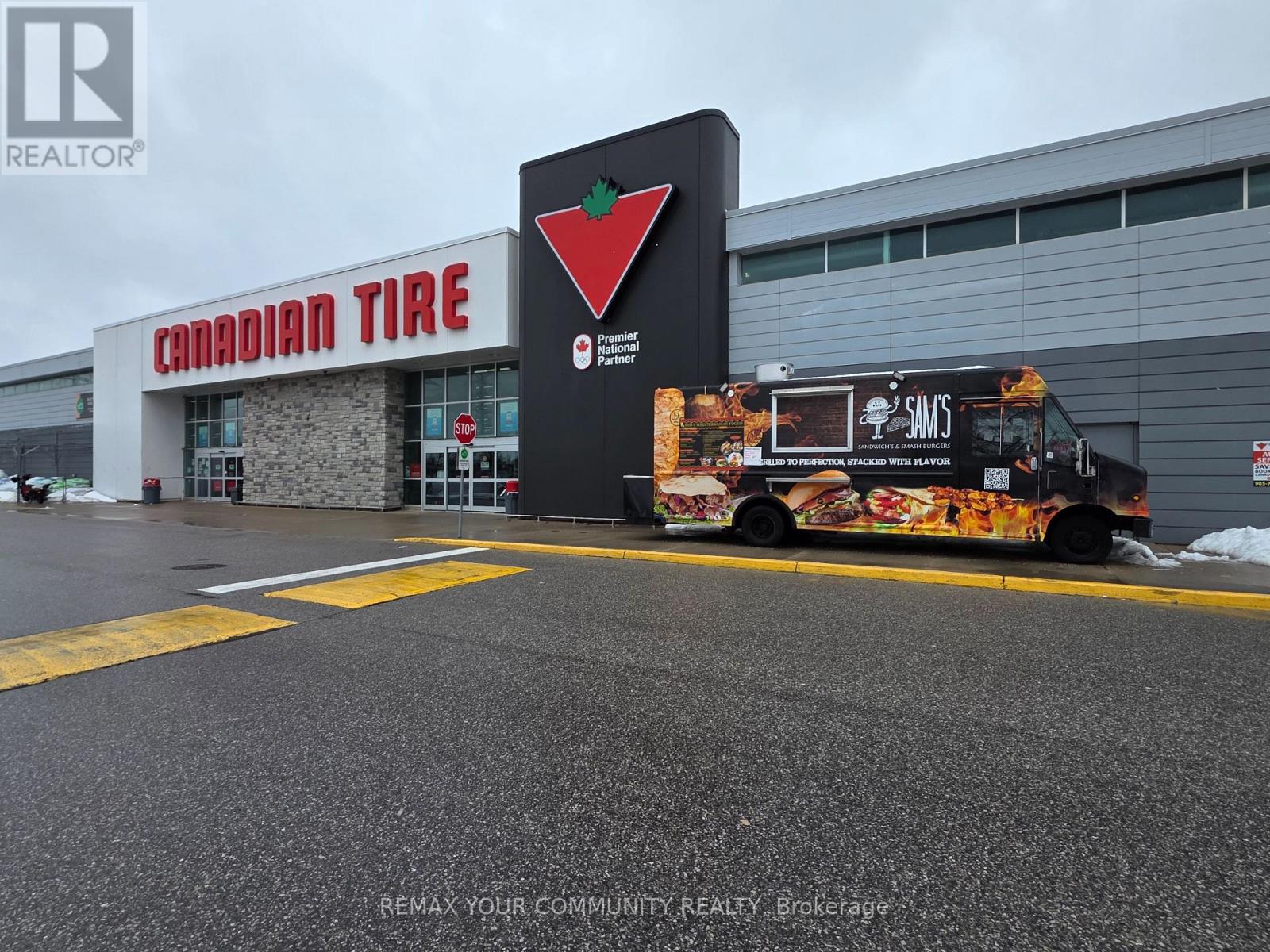 250 Silver Linden Dr (Food Truck) Drive, Richmond Hill, Ontario  L4B 4W7 - Photo 4 - N12840650