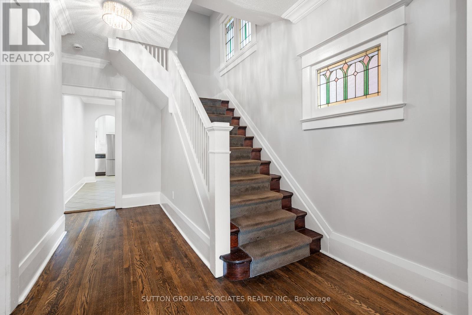 35 Highview Crescent, Toronto, Ontario  M6H 2Y3 - Photo 13 - W12836890