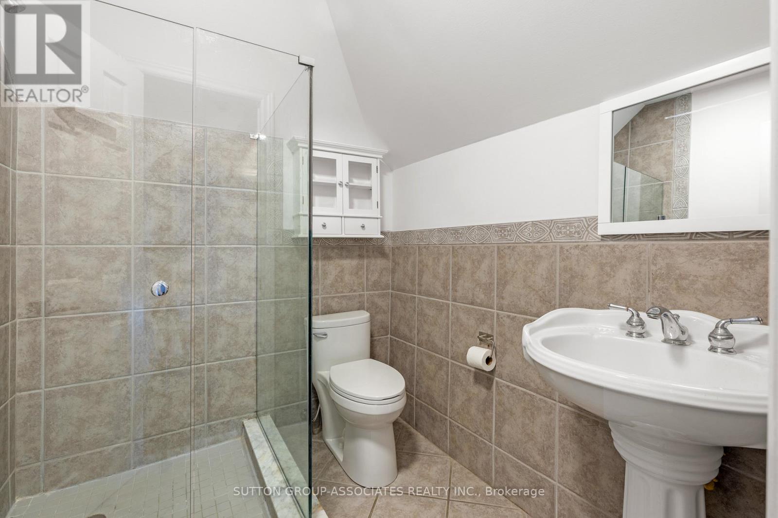 35 Highview Crescent, Toronto, Ontario  M6H 2Y3 - Photo 19 - W12836890