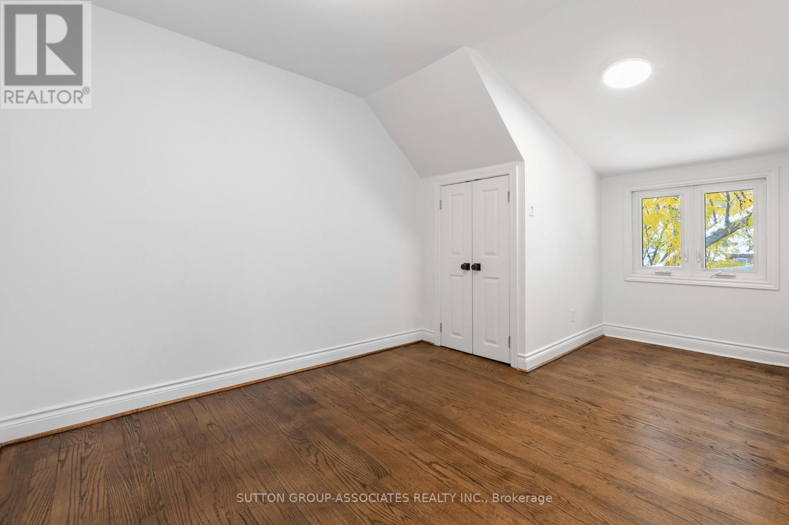 35 Highview Crescent, Toronto, Ontario  M6H 2Y3 - Photo 23 - W12836890