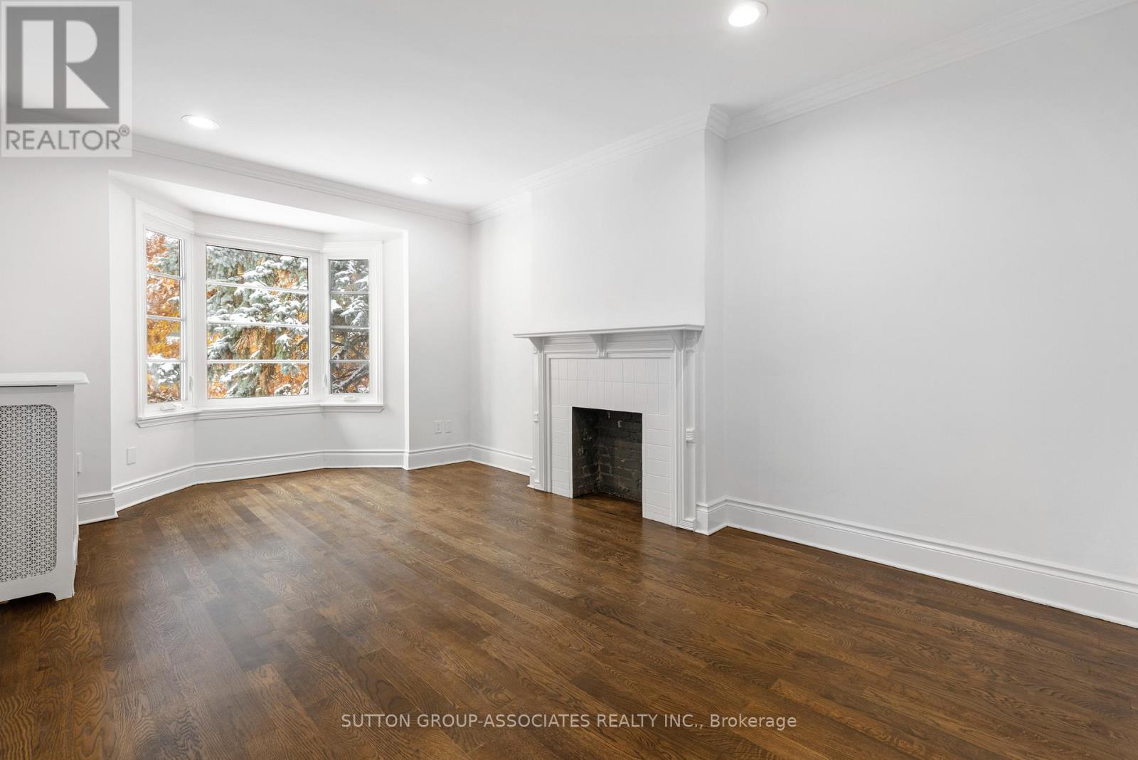 35 Highview Crescent, Toronto, Ontario  M6H 2Y3 - Photo 3 - W12836890