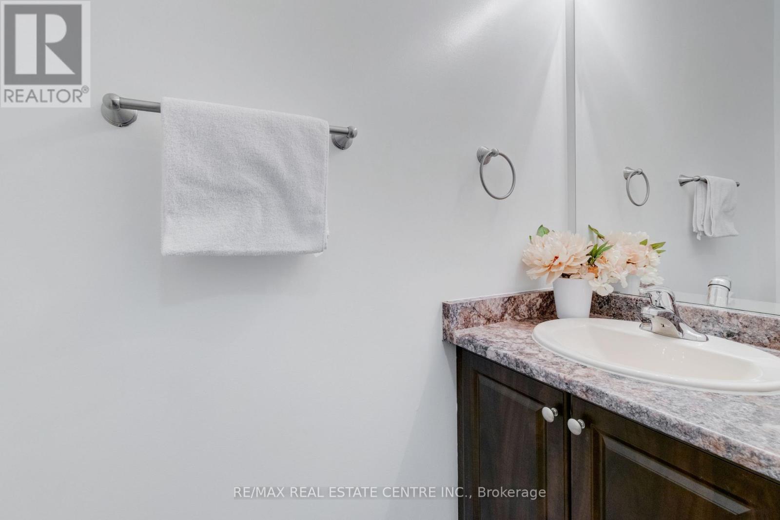 49 Wardsville Drive, Brampton, Ontario  L6Y 0T7 - Photo 23 - W12840572