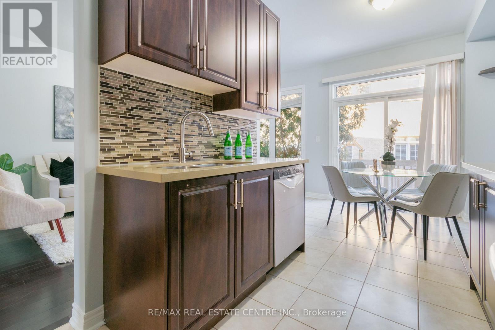 49 Wardsville Drive, Brampton, Ontario  L6Y 0T7 - Photo 26 - W12840572