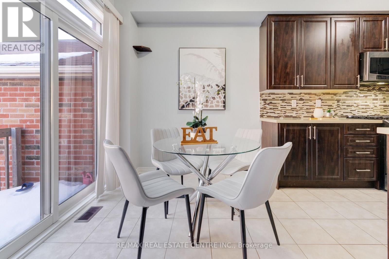 49 Wardsville Drive, Brampton, Ontario  L6Y 0T7 - Photo 31 - W12840572