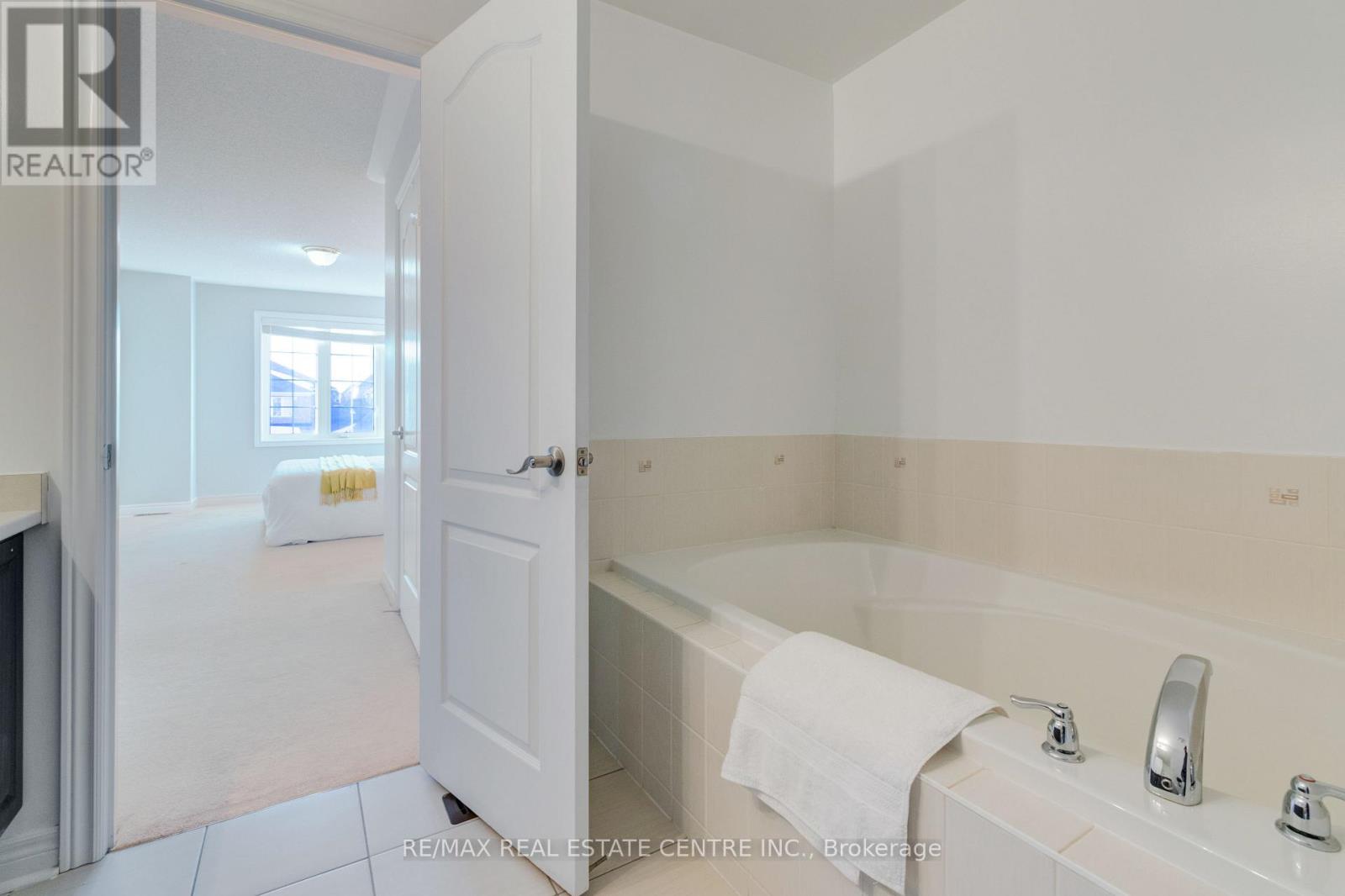 49 Wardsville Drive, Brampton, Ontario  L6Y 0T7 - Photo 41 - W12840572