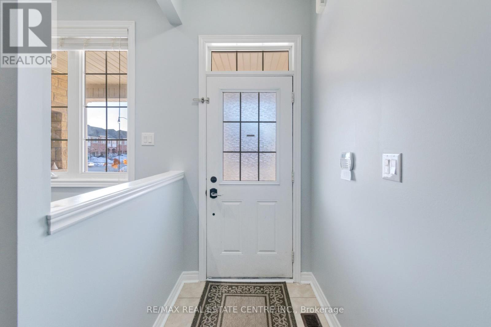 49 Wardsville Drive, Brampton, Ontario  L6Y 0T7 - Photo 5 - W12840572