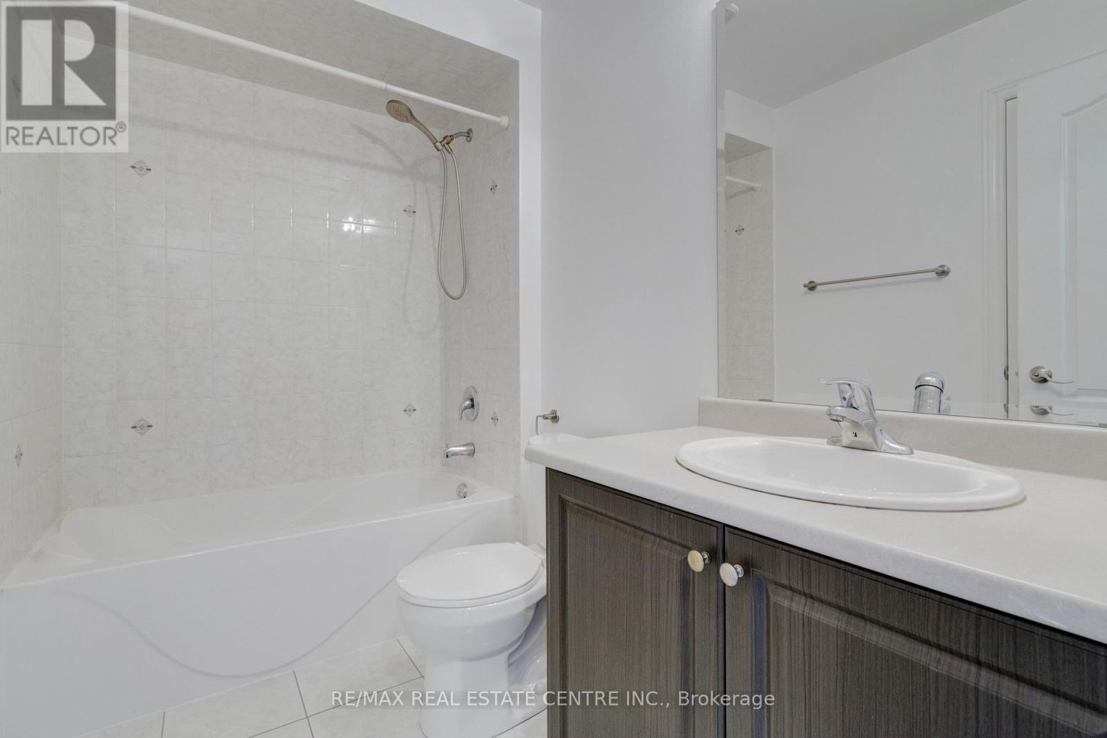 49 Wardsville Drive, Brampton, Ontario  L6Y 0T7 - Photo 47 - W12840572