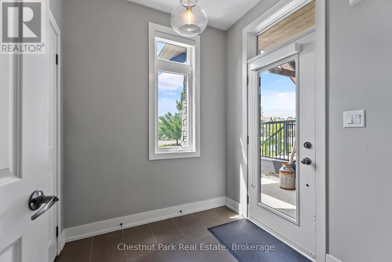 61 Rockmount Crescent, Gravenhurst, Ontario  P1P 0A6 - Photo 4 - X12840968