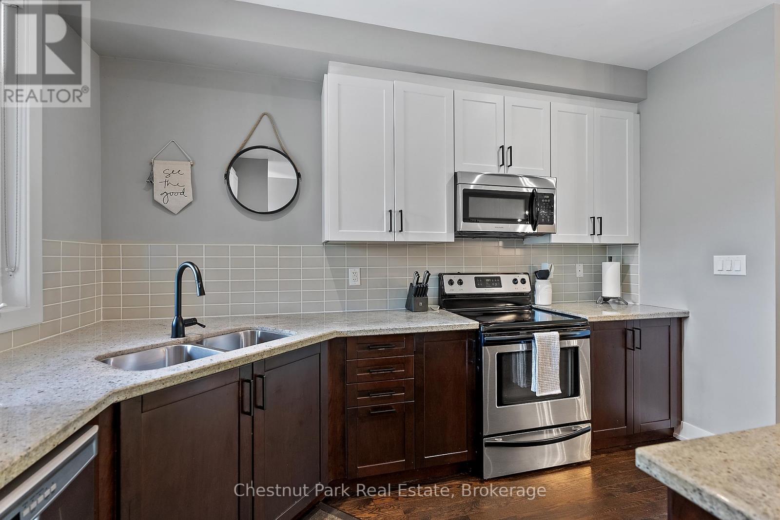 61 Rockmount Crescent, Gravenhurst, Ontario  P1P 0A6 - Photo 7 - X12840968