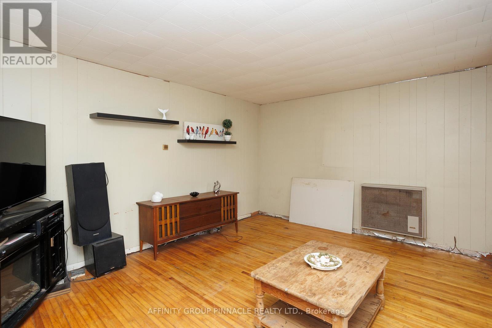 106 Russell Street W, Kawartha Lakes, Ontario  K9V 2X4 - Photo 13 - X12840874