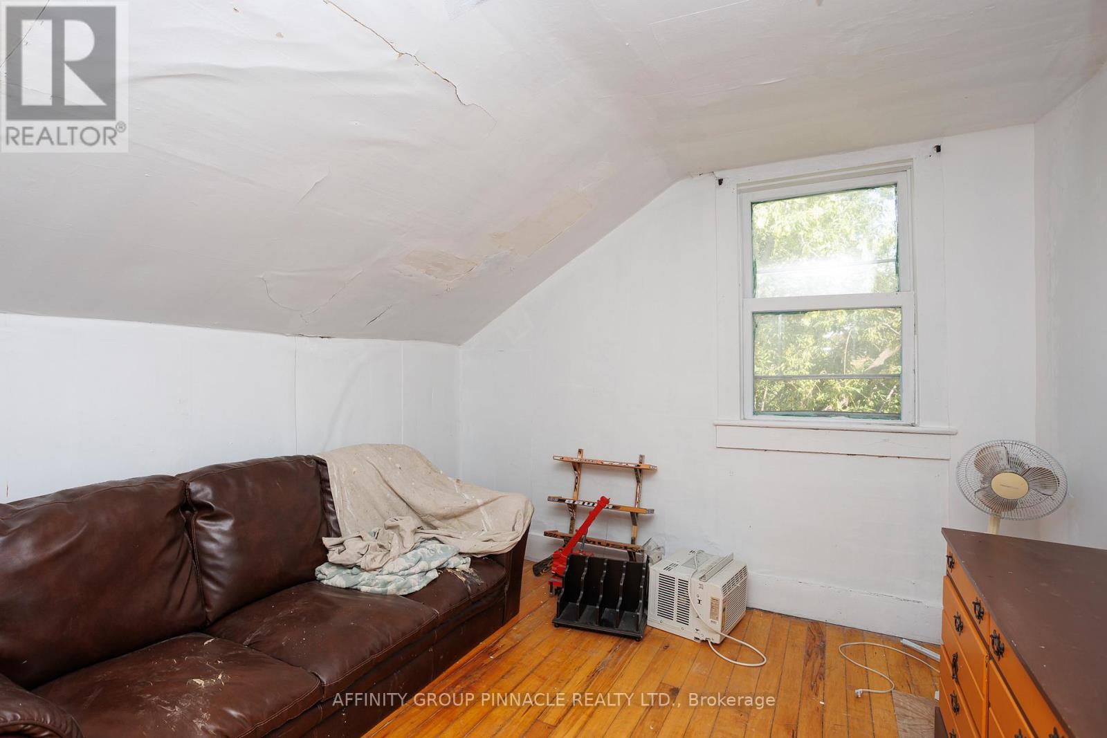 106 Russell Street W, Kawartha Lakes, Ontario  K9V 2X4 - Photo 27 - X12840874