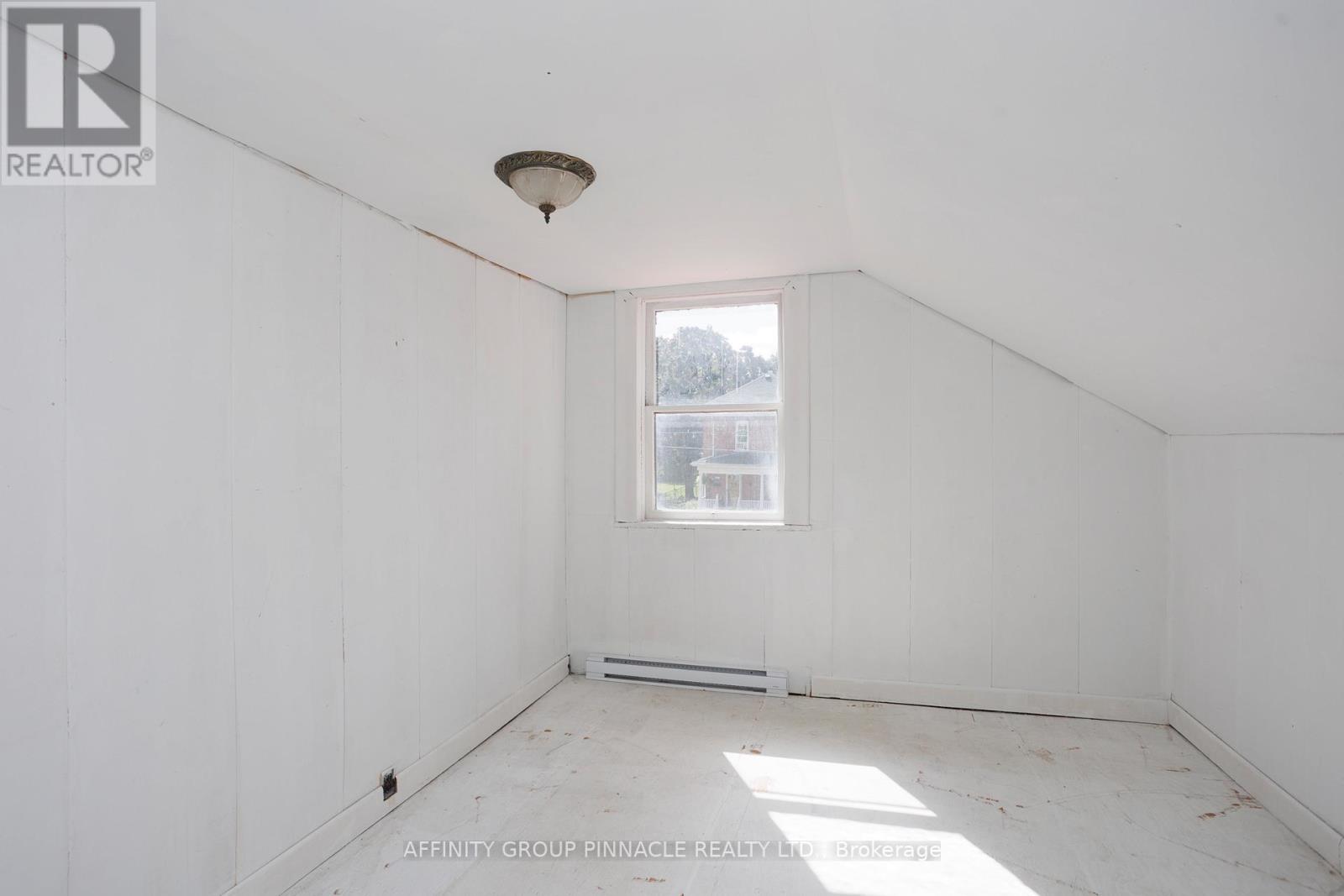 106 Russell Street W, Kawartha Lakes, Ontario  K9V 2X4 - Photo 29 - X12840874