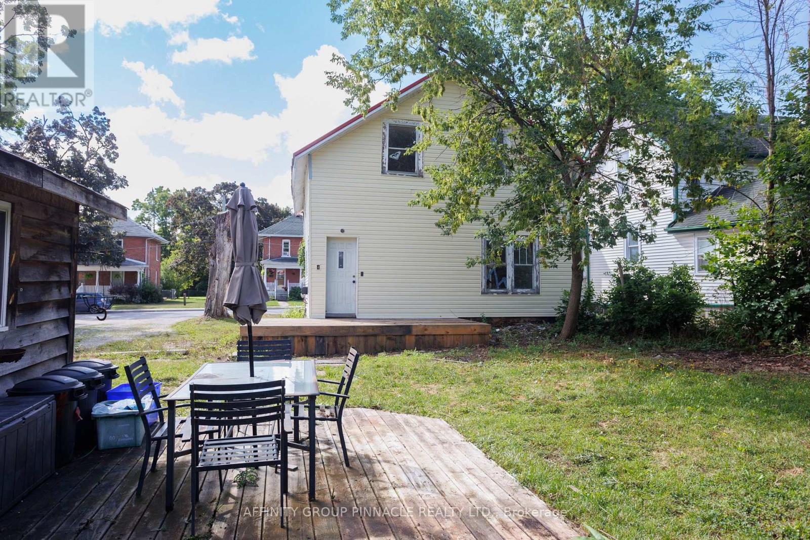 106 Russell Street W, Kawartha Lakes, Ontario  K9V 2X4 - Photo 3 - X12840874