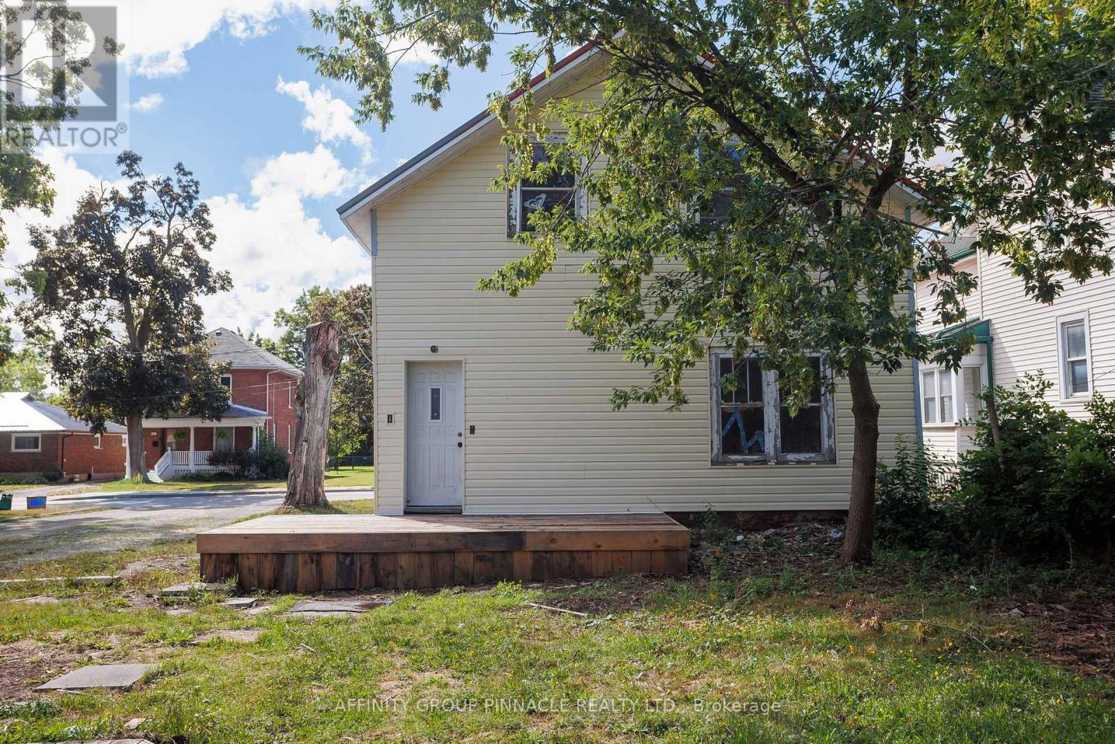 106 Russell Street W, Kawartha Lakes, Ontario  K9V 2X4 - Photo 5 - X12840874