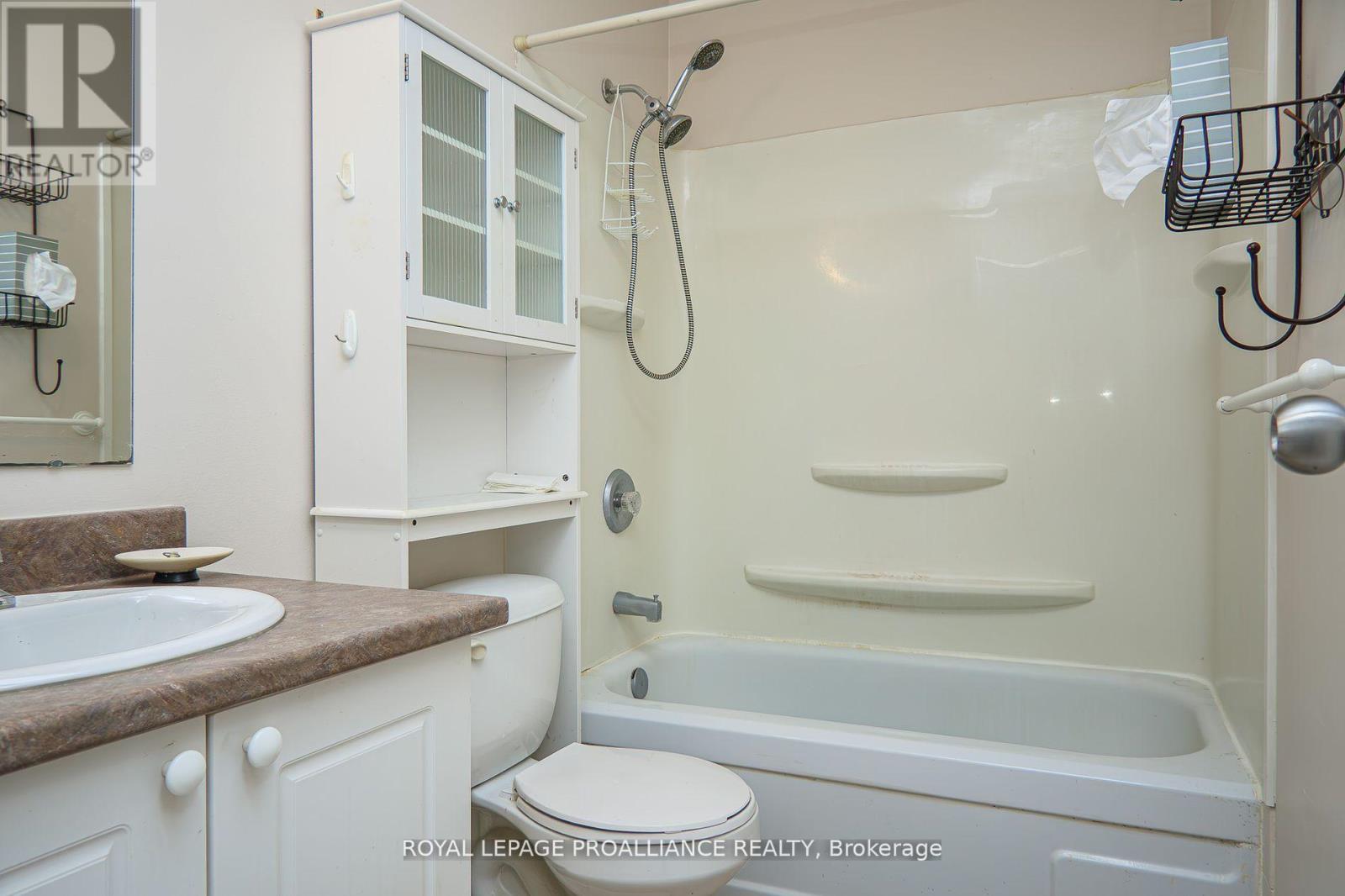 28 - 161 Bay Street, Quinte West, Ontario  K8V 1H9 - Photo 19 - X12840984