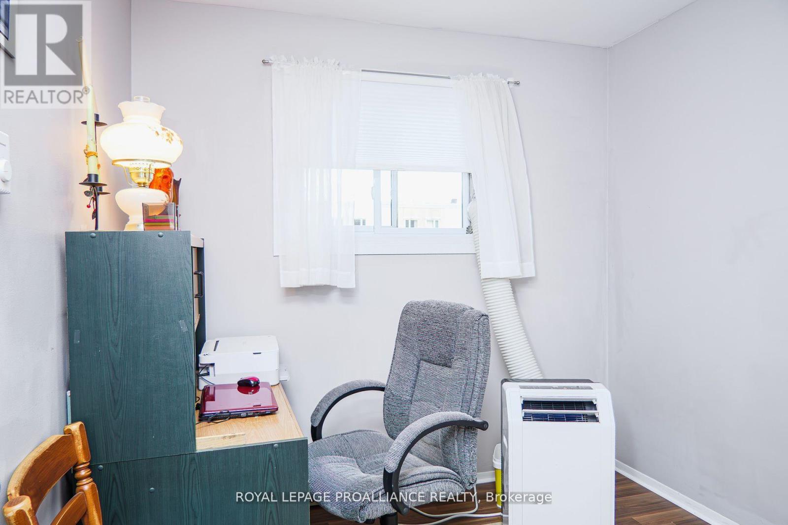 28 - 161 Bay Street, Quinte West, Ontario  K8V 1H9 - Photo 26 - X12840984