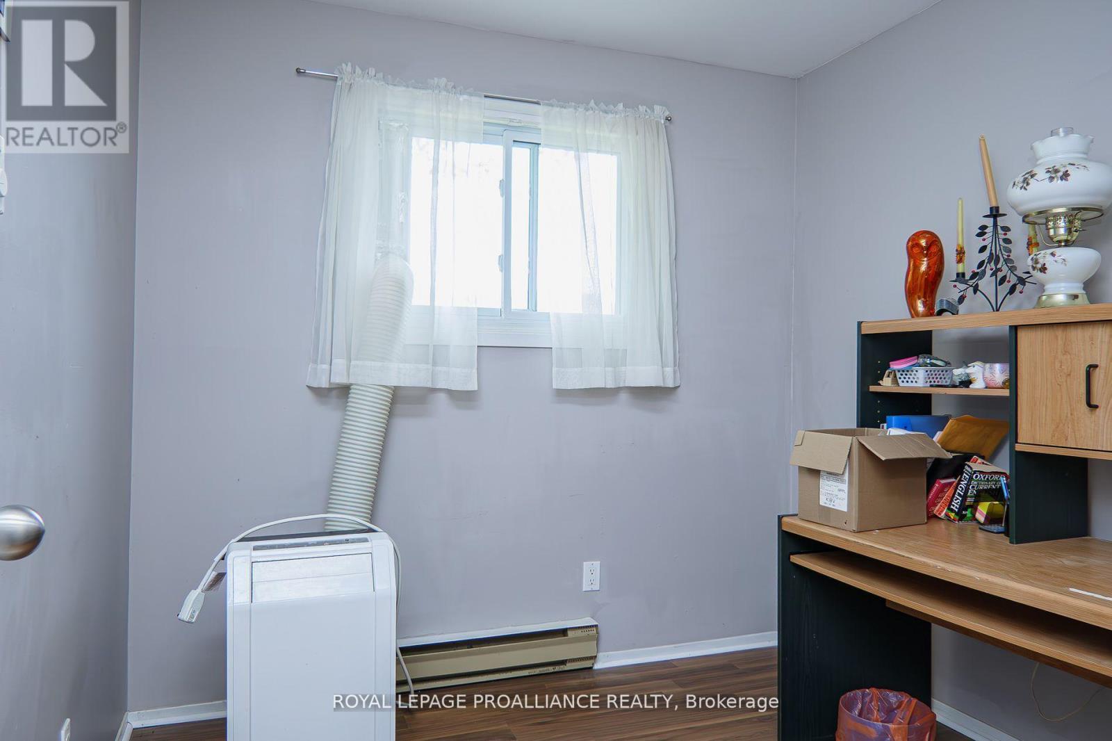 28 - 161 Bay Street, Quinte West, Ontario  K8V 1H9 - Photo 27 - X12840984