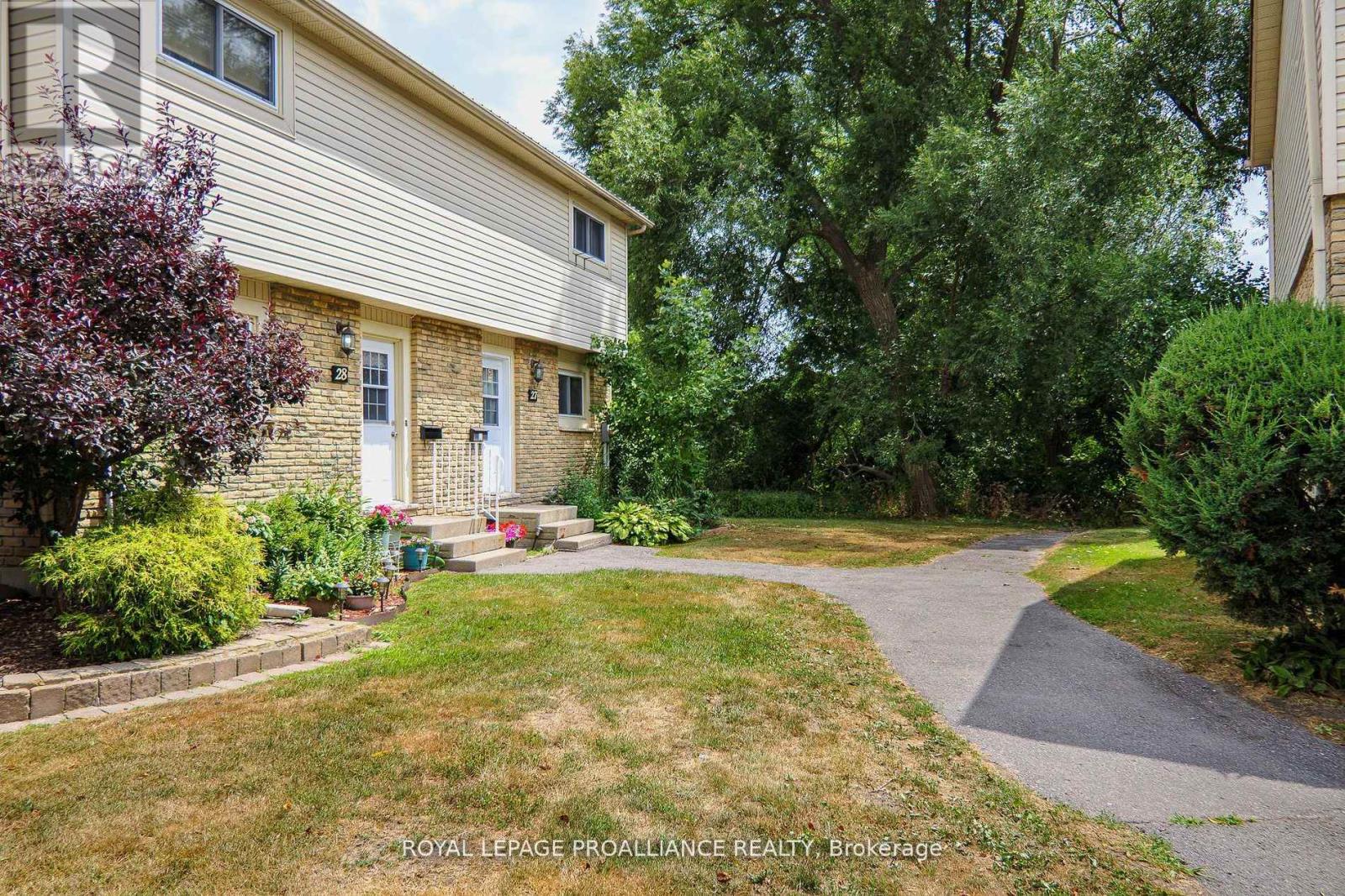 28 - 161 Bay Street, Quinte West, Ontario  K8V 1H9 - Photo 3 - X12840984
