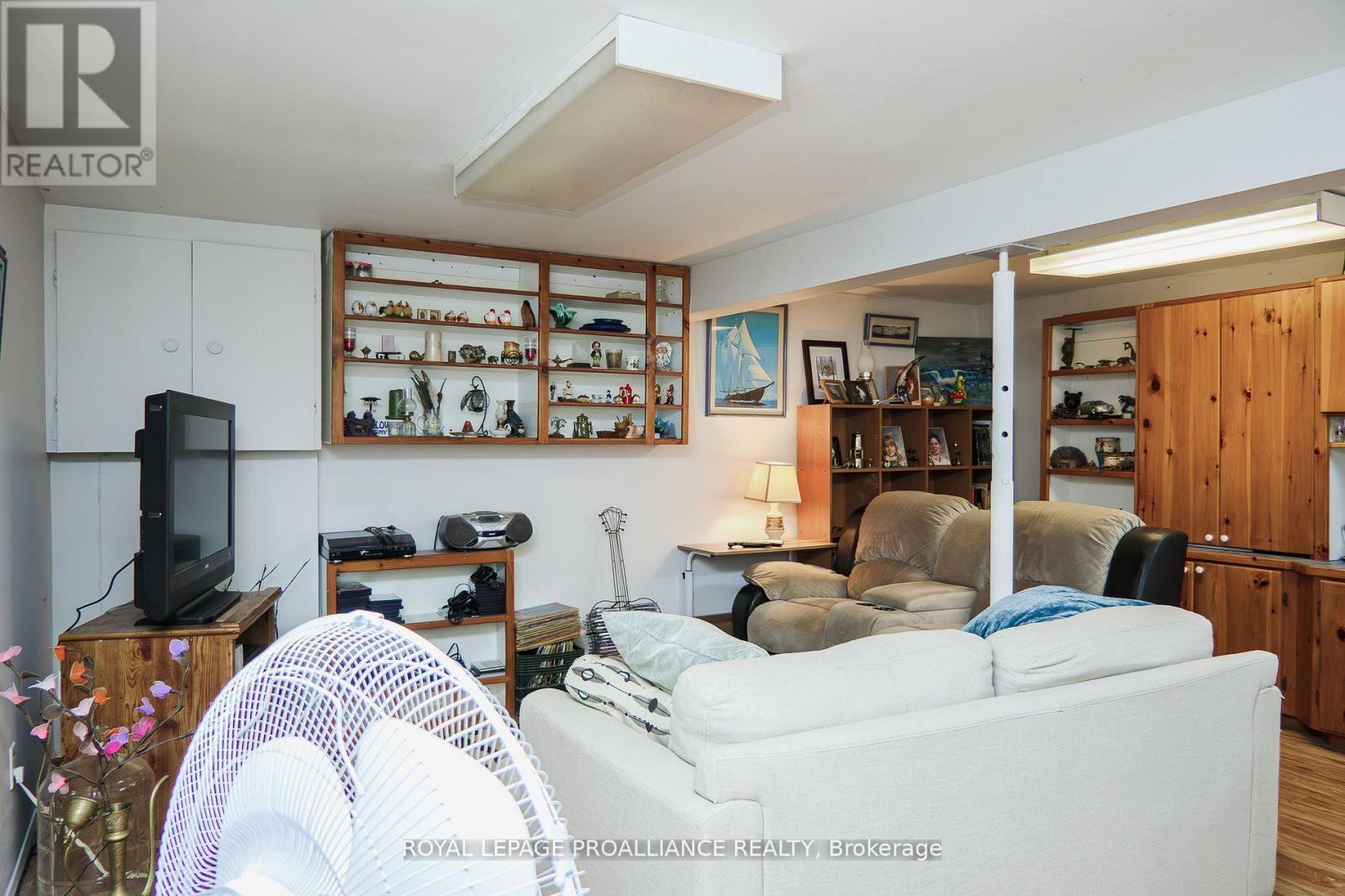 28 - 161 Bay Street, Quinte West, Ontario  K8V 1H9 - Photo 30 - X12840984