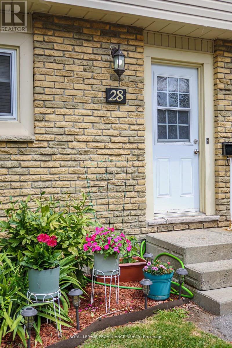 28 - 161 Bay Street, Quinte West, Ontario  K8V 1H9 - Photo 4 - X12840984