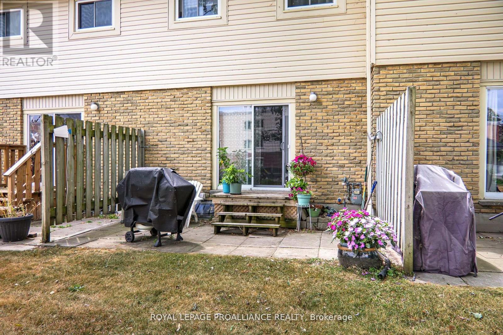28 - 161 Bay Street, Quinte West, Ontario  K8V 1H9 - Photo 5 - X12840984
