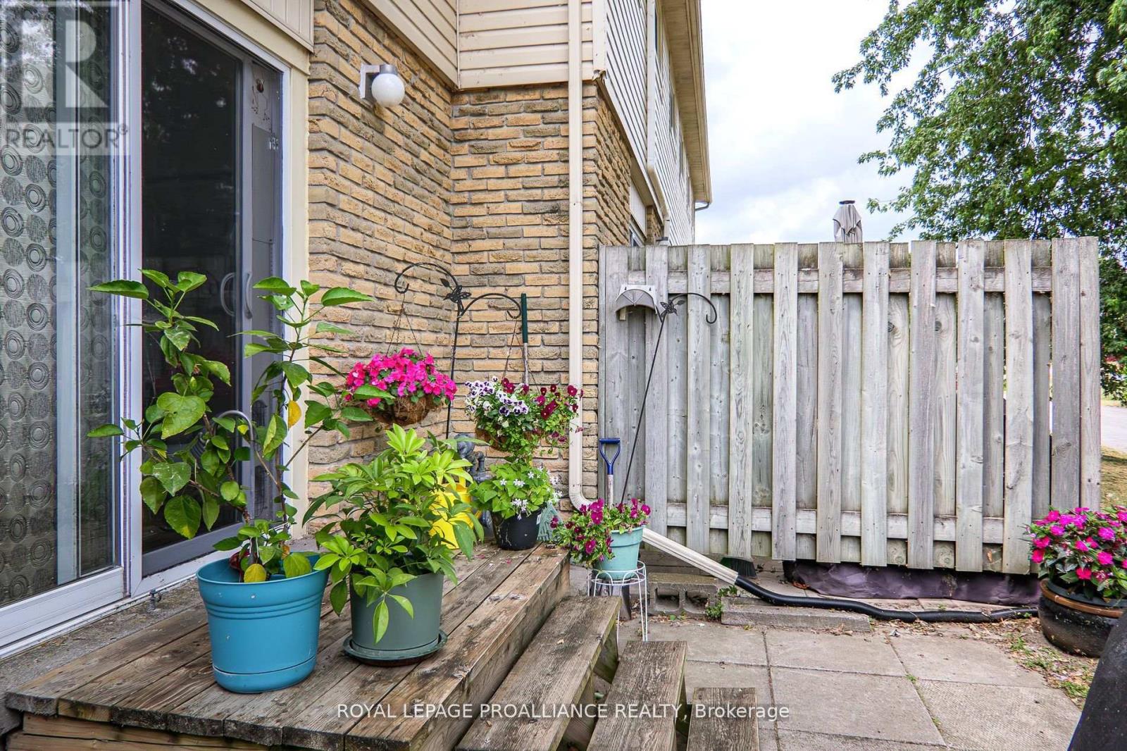 28 - 161 Bay Street, Quinte West, Ontario  K8V 1H9 - Photo 6 - X12840984