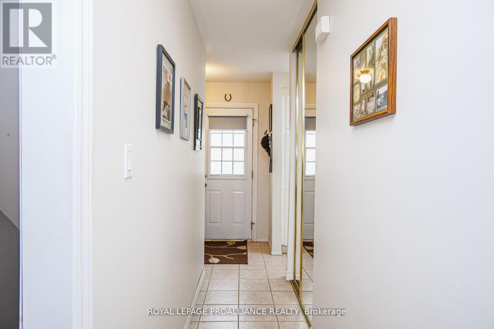 28 - 161 Bay Street, Quinte West, Ontario  K8V 1H9 - Photo 7 - X12840984