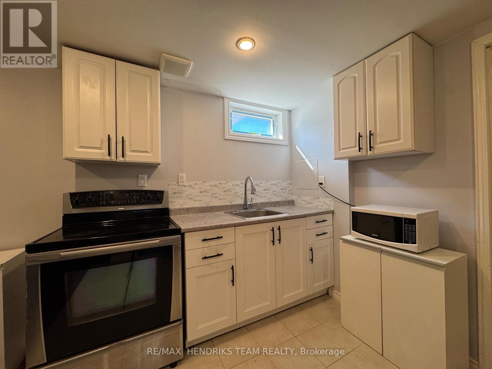 Lower - 14 Rendale Avenue, St. Catharines, Ontario  L2M 6G1 - Photo 3 - X12756992