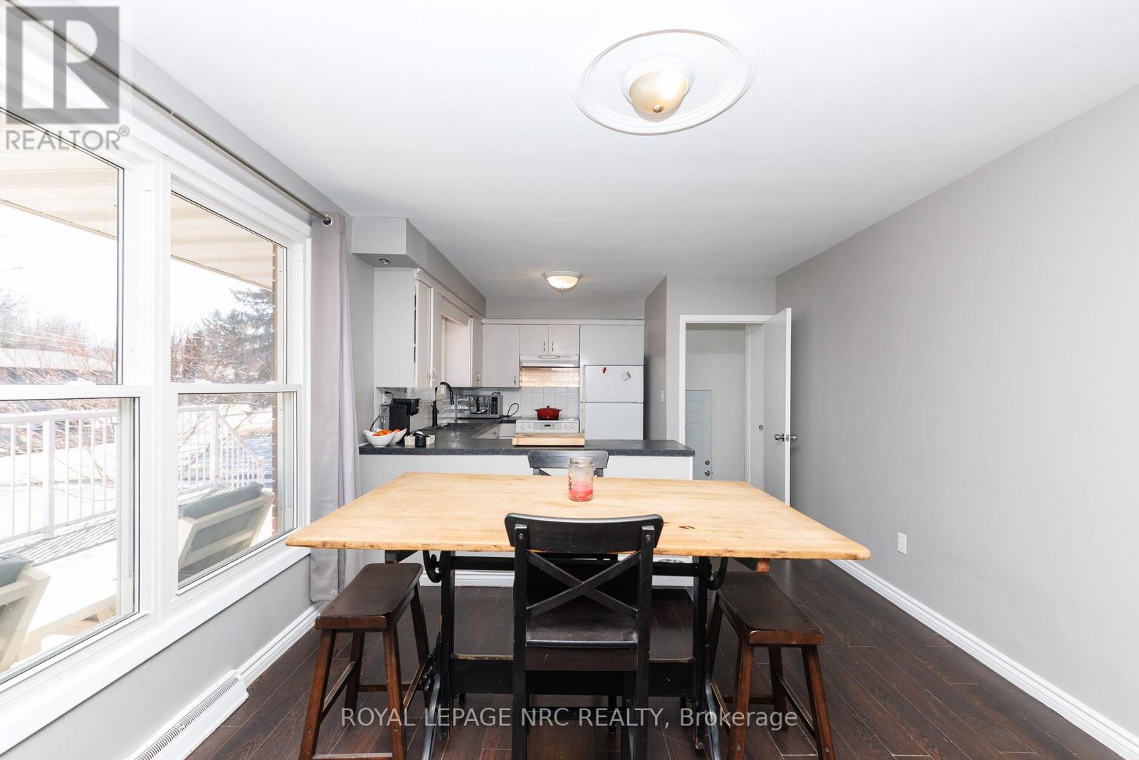 51 Henry Street, Niagara-On-The-Lake, Ontario  L0S 1T0 - Photo 4 - X12840890