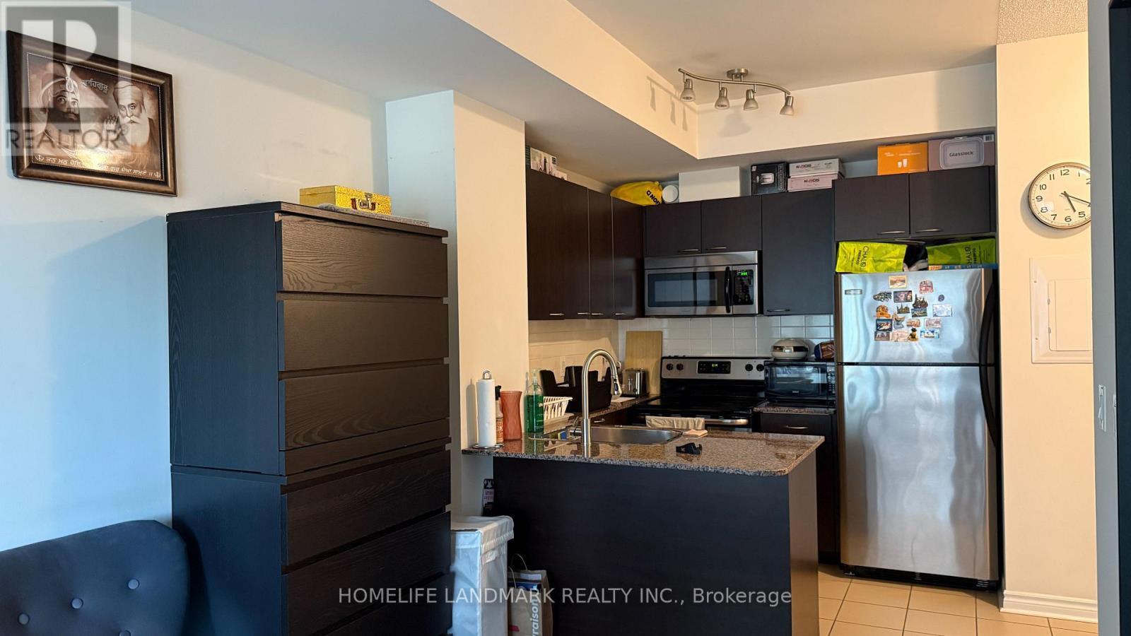 1812 - 385 Prince Of Wales Drive, Mississauga, Ontario  L5B 0C6 - Photo 4 - W12771508