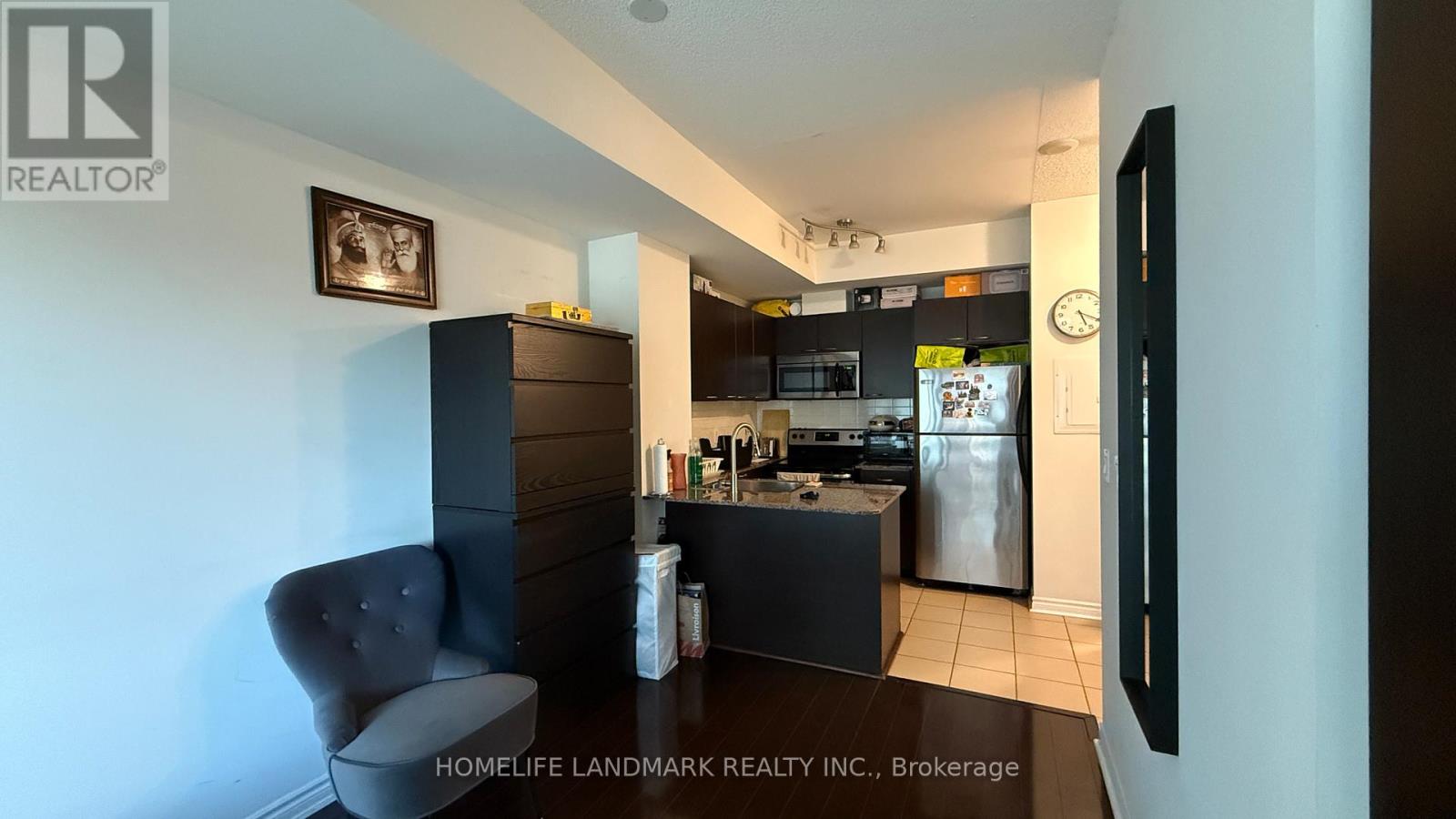 1812 - 385 Prince Of Wales Drive, Mississauga, Ontario  L5B 0C6 - Photo 6 - W12771508