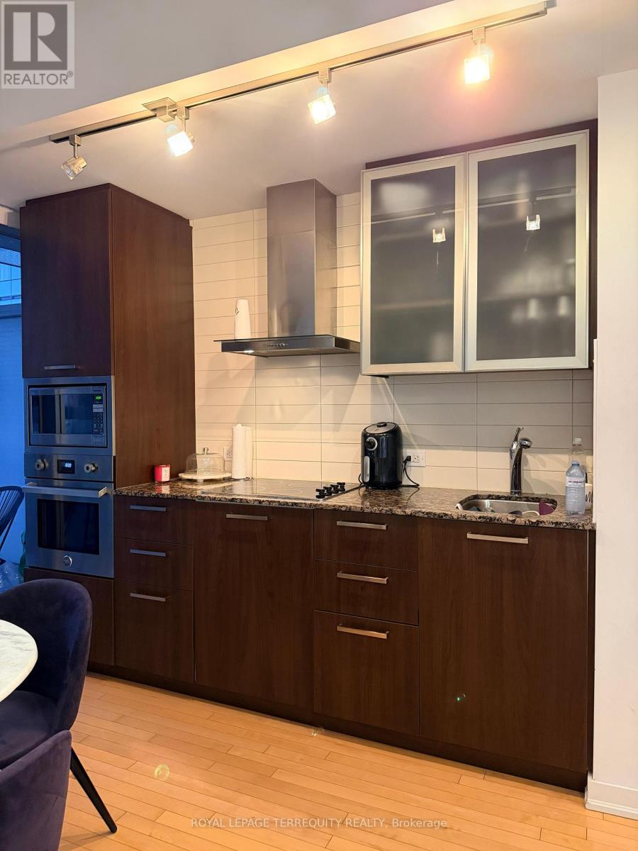 1407 - 14 York Street, Toronto (Waterfront Communities), Ontario  M5J 0B1 - Photo 12 - C12820812