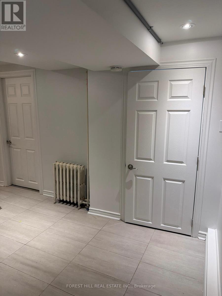 Lower - 67 Brunswick Avenue, Toronto, Ontario  M5S 2L8 - Photo 4 - C12613846