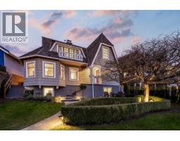 402 BRAND STREET, North Vancouver, British Columbia