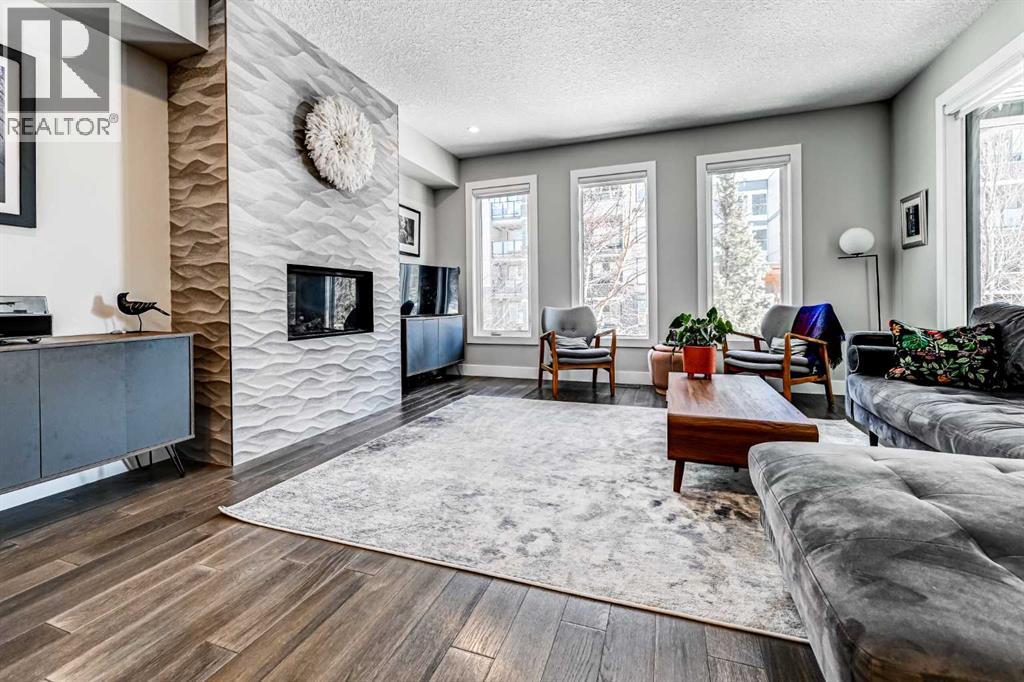 100 Burma Star Road Sw, Calgary, Alberta  T3E 7Y4 - Photo 3 - A2289941