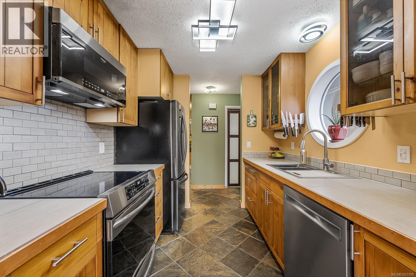 217 205 1st St, Courtenay, British Columbia  V9N 1A5 - Photo 8 - 1027591