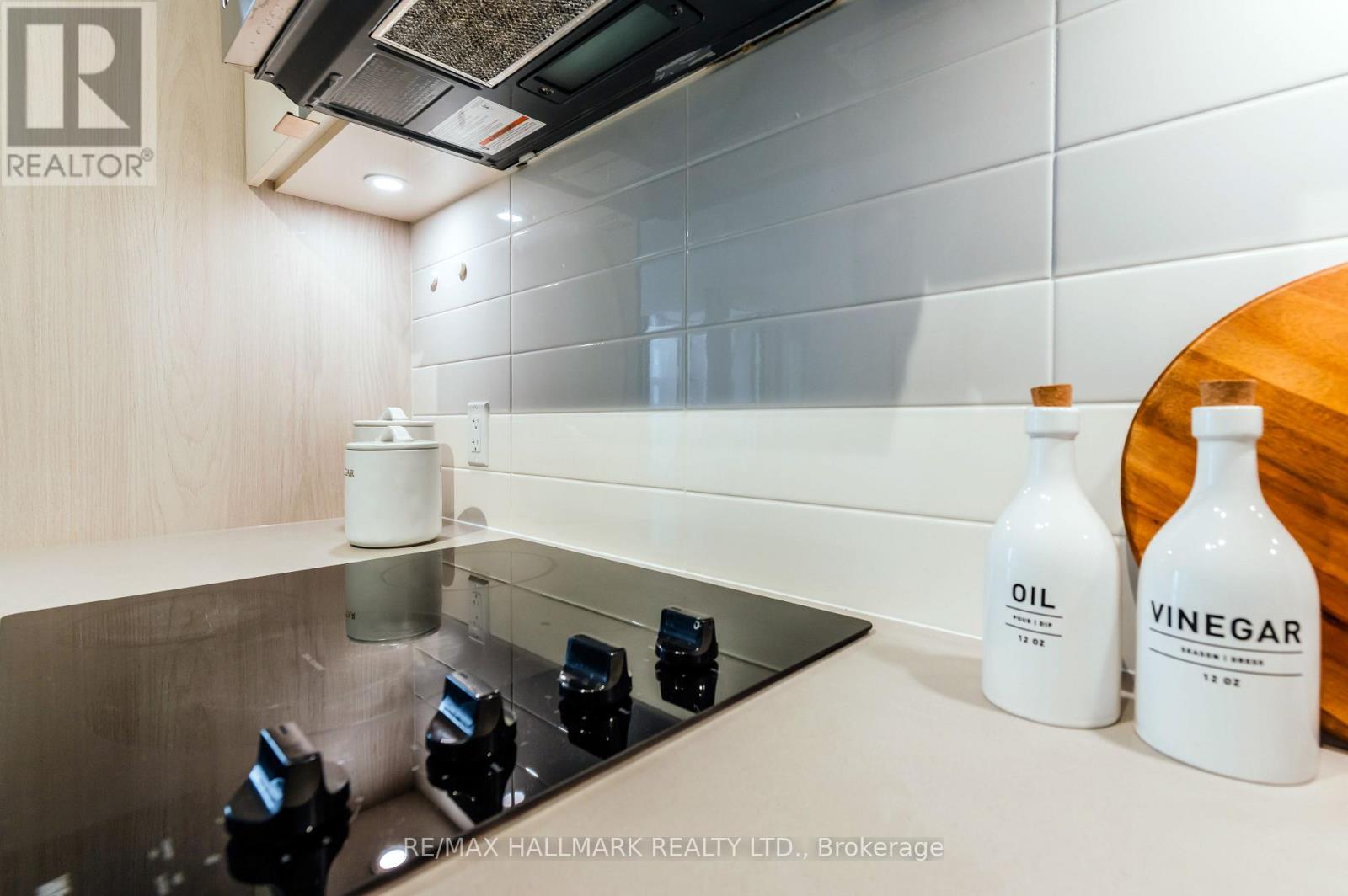 2401 E - 70 Princess Street, Toronto, Ontario  M5A 0X6 - Photo 19 - C12840888