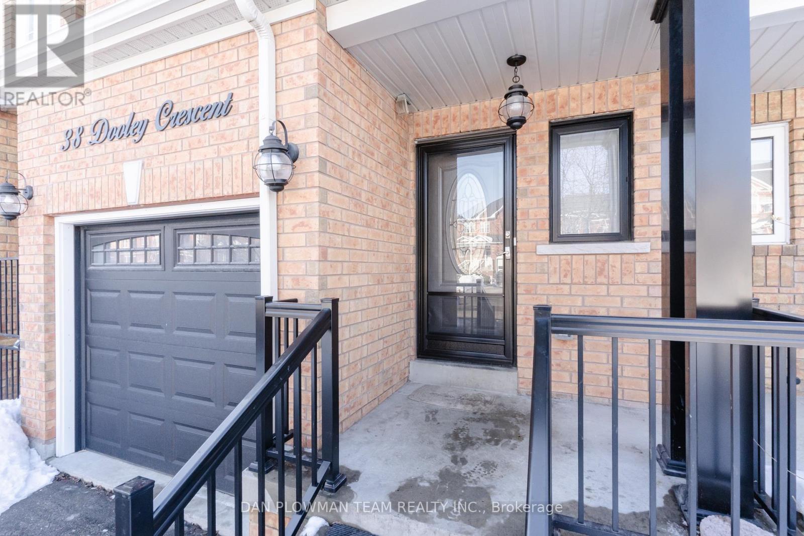 38 Dooley Crescent, Ajax, Ontario  L1T 4J4 - Photo 4 - E12840922