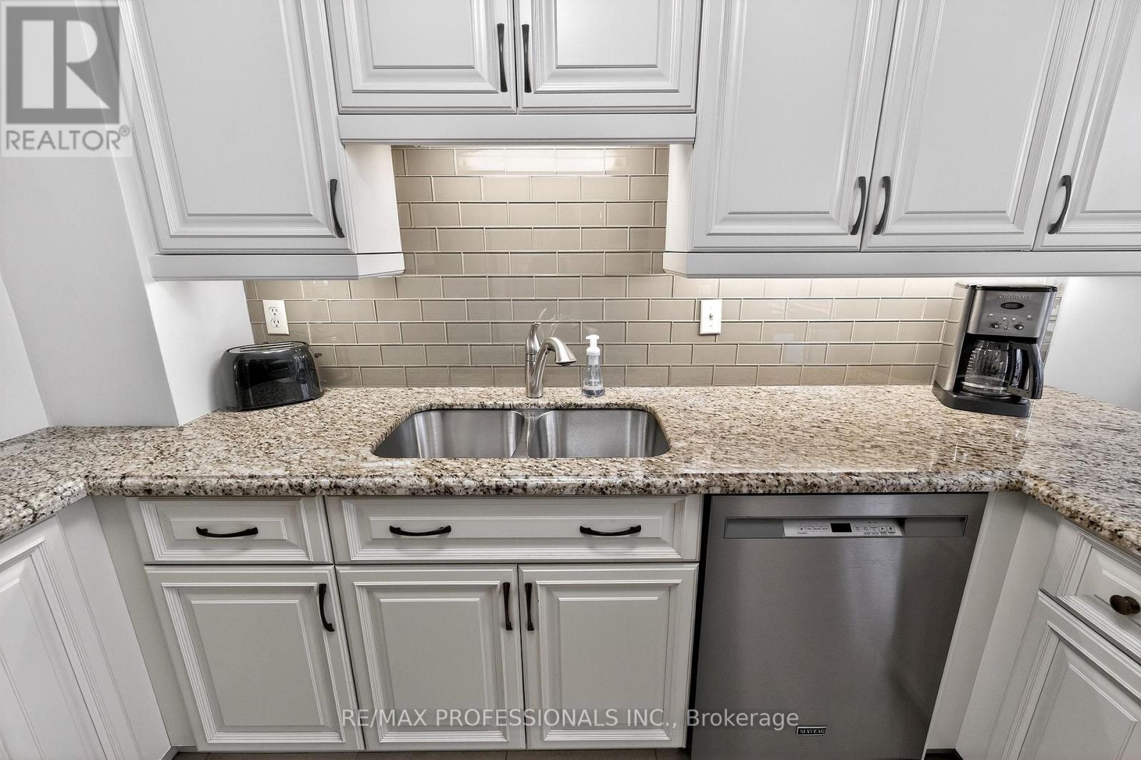 924 - 25 Austin Drive, Markham, Ontario  L3R 8H4 - Photo 19 - N12840938