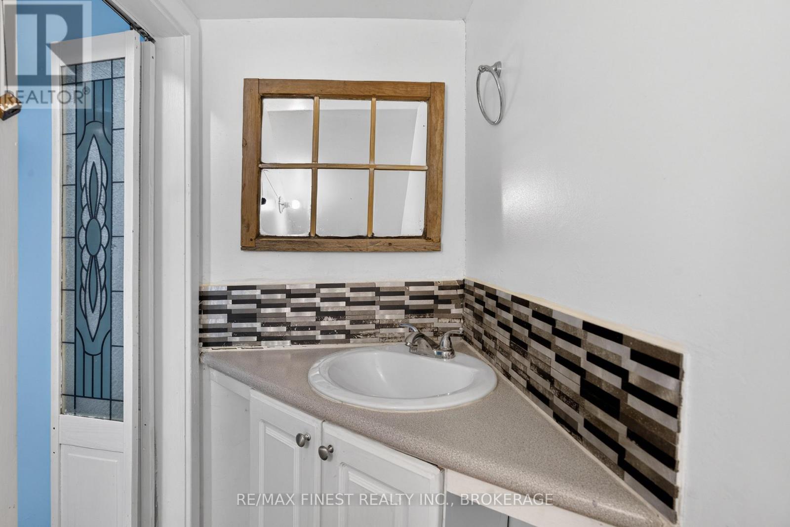 17 London Avenue, Prince Edward County, Ontario  K0K 2T0 - Photo 16 - X12827544