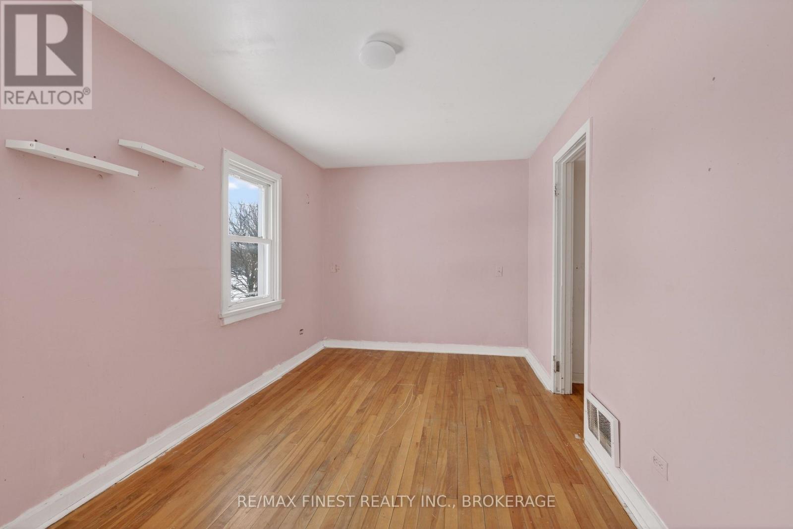 17 London Avenue, Prince Edward County, Ontario  K0K 2T0 - Photo 21 - X12827544