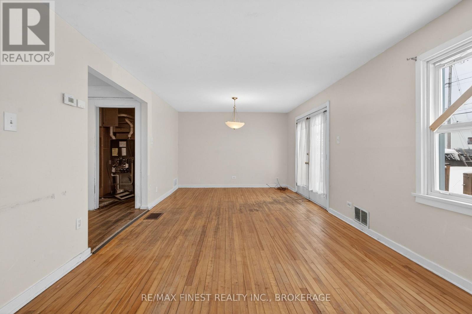 17 London Avenue, Prince Edward County, Ontario  K0K 2T0 - Photo 10 - X12827544