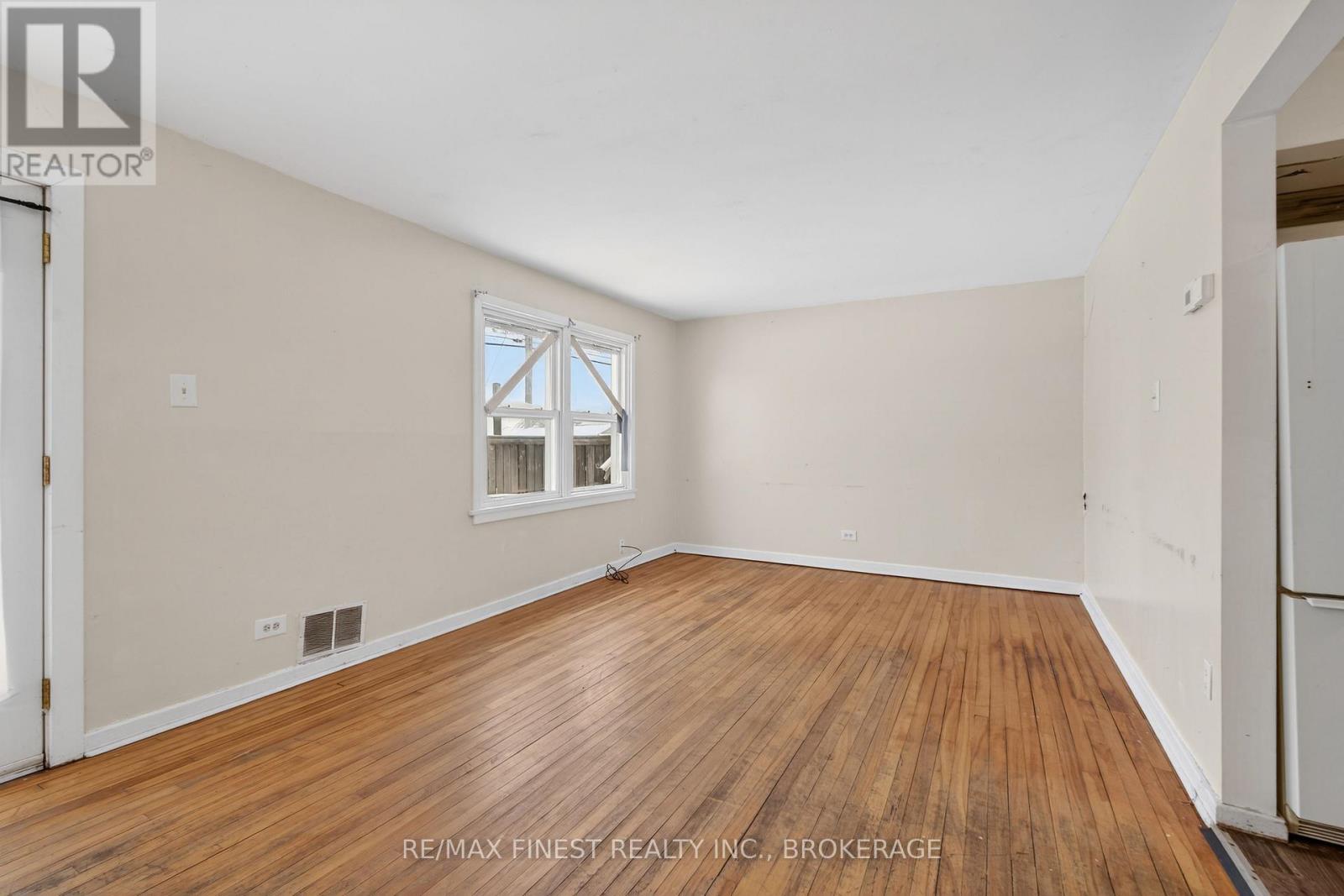 17 London Avenue, Prince Edward County, Ontario  K0K 2T0 - Photo 8 - X12827544