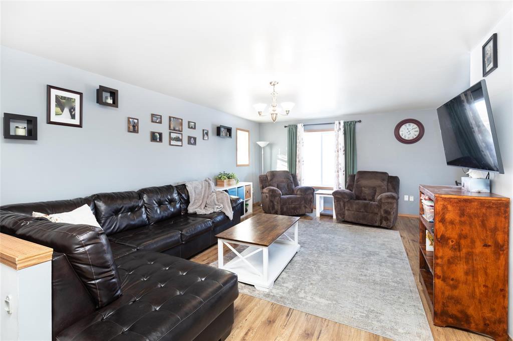 54 Bluebell Road, Mitchell, Manitoba  R5G 2L9 - Photo 6 - 202602485