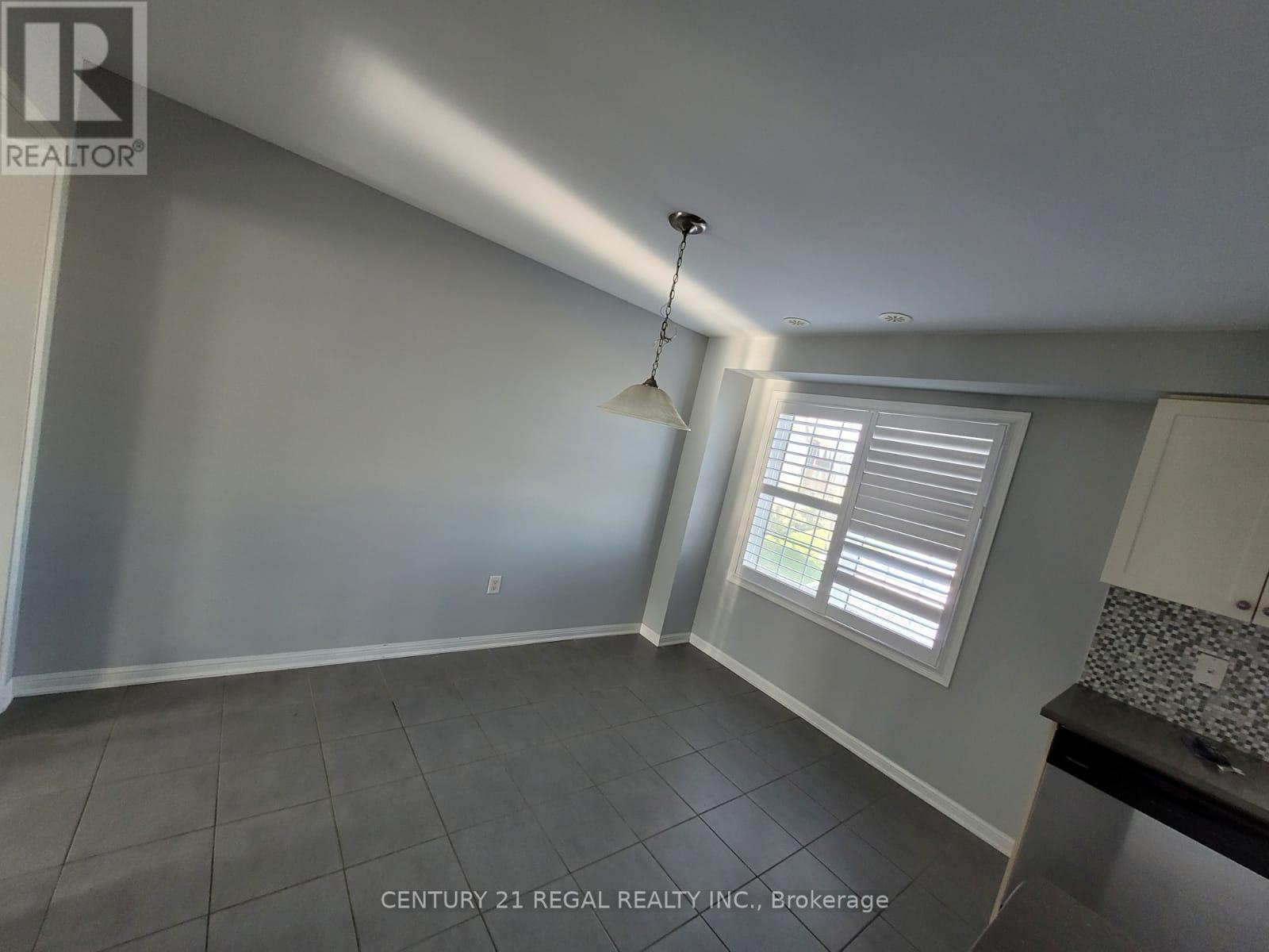 35 Vanhorne Close, Brampton, Ontario  L7A 0X8 - Photo 2 - W12840896