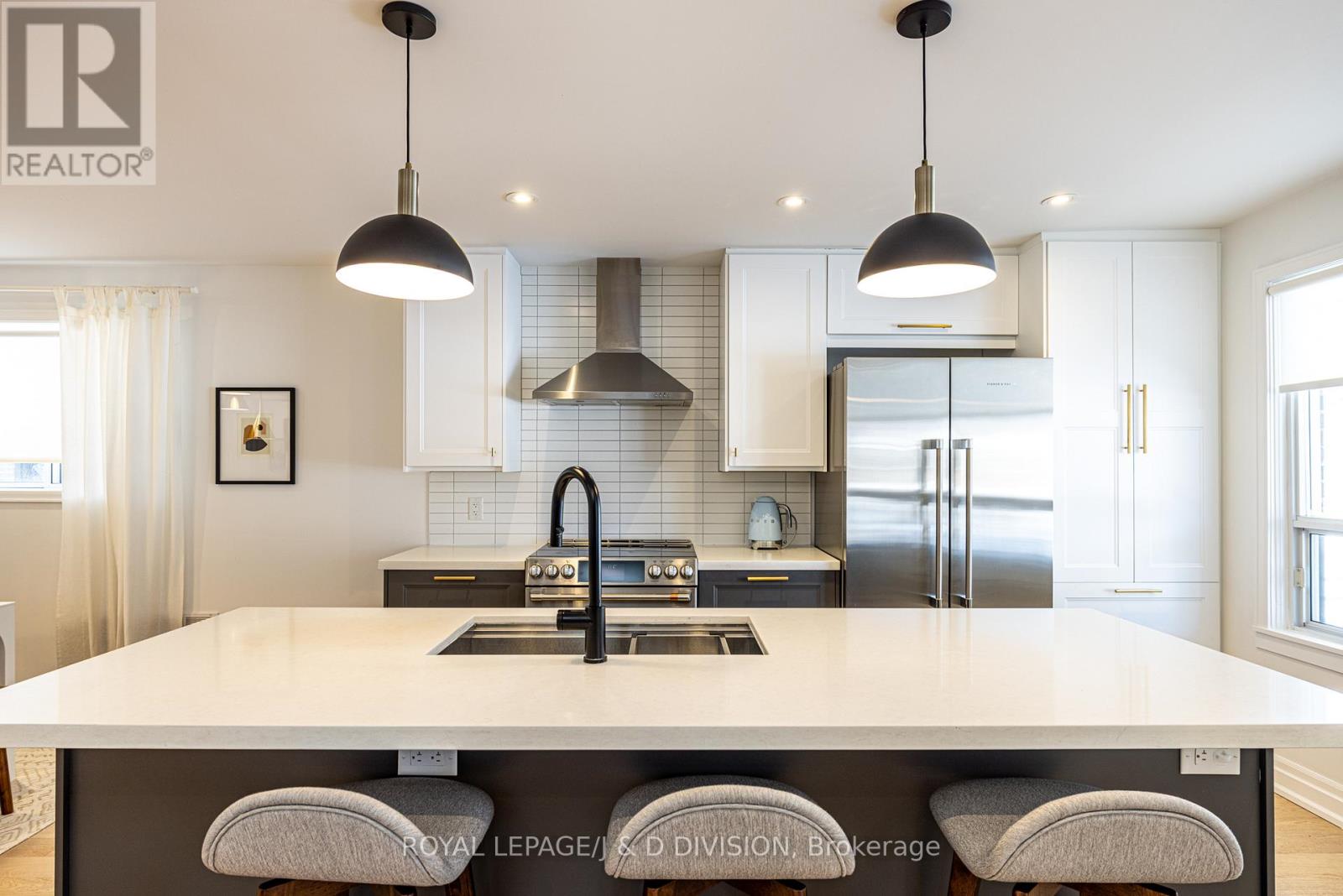 27 Noranda Drive, Toronto, Ontario  M6M 2X8 - Photo 10 - W12840924